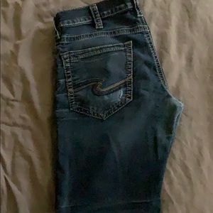 Silver brand jeans. Relaxed fit and stretchy.